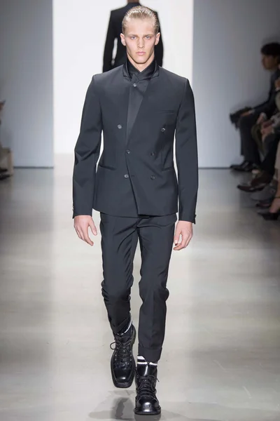 Look 43